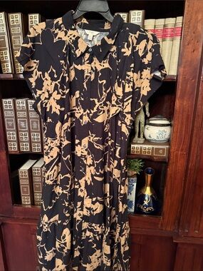 Terra & Sky Black and Tan Floral Midi Shirt Dress